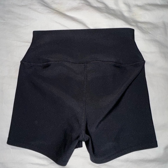 3” High-Waist Airlift Short ALO Yoga - Picture 4 of 5